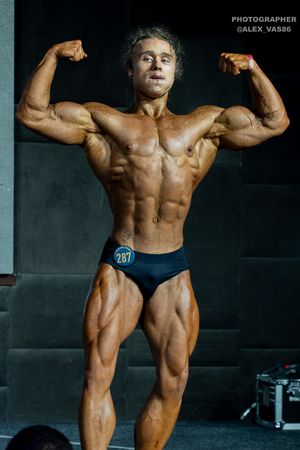 CLASSIC  PHYSIQUE юниоры
